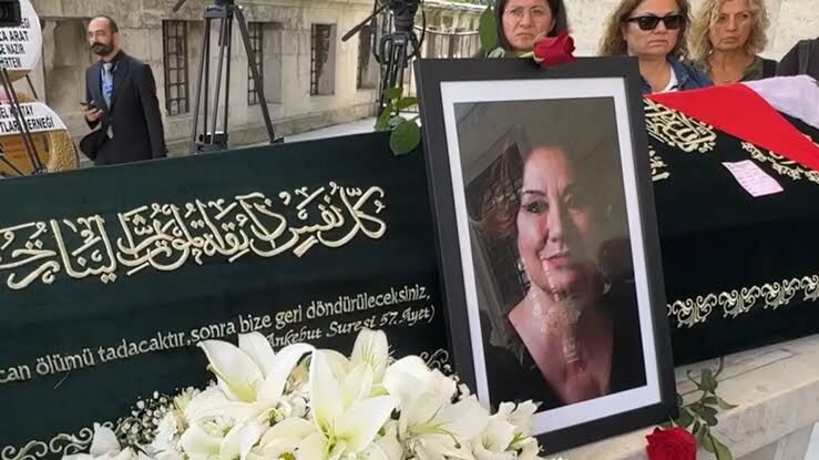 Usta oyuncu Gülsen Tuncer son yolculuğuna uğurlandı