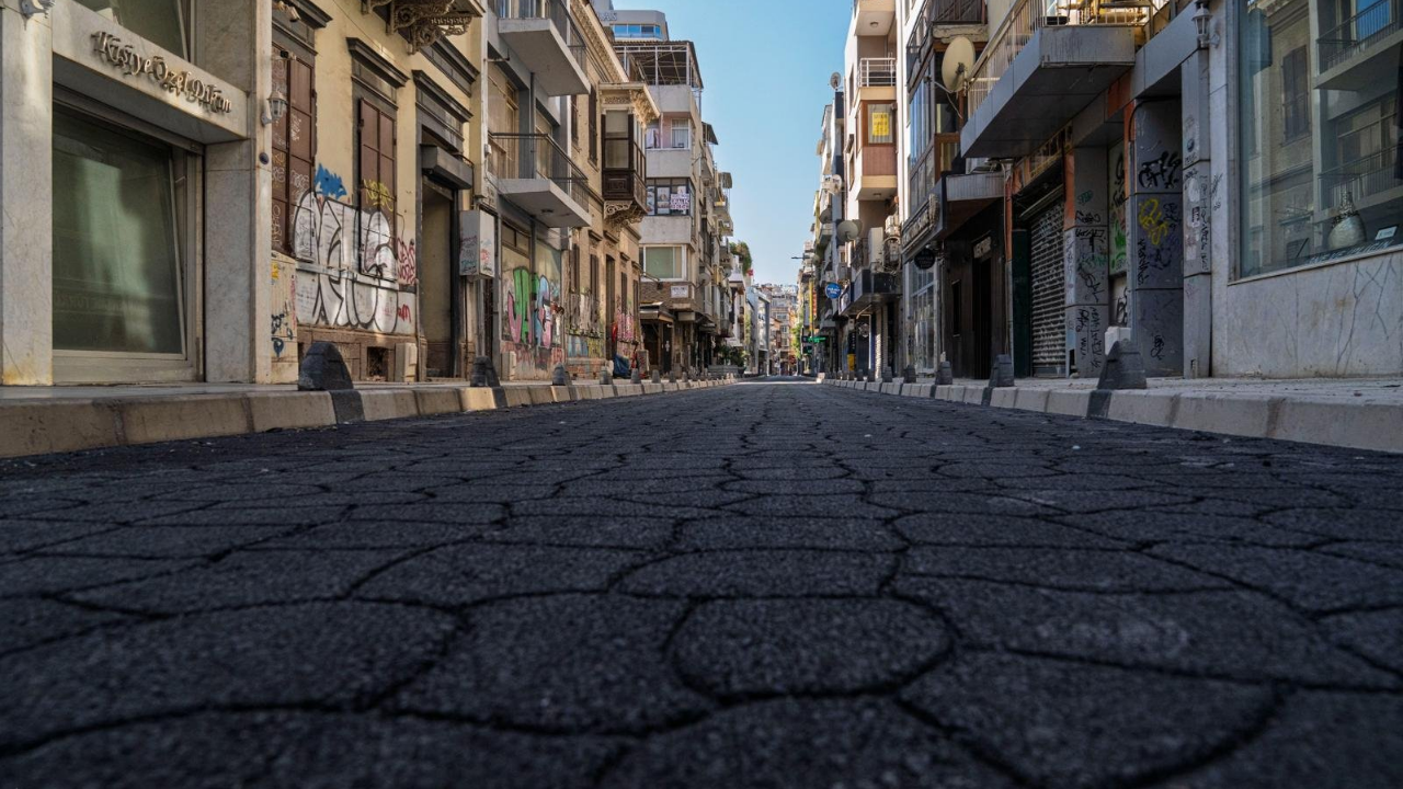 İkinci Kordon’da yenileme tamamlandı: Cumhuriyet Bulvarı yeniden trafiğe açıldı