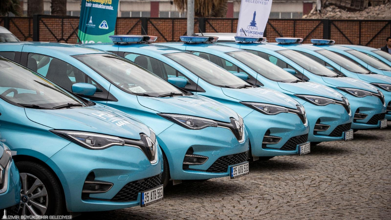 İzmir Büyükşehir Belediyesi’nin elektrikli araç hamlesi: Yakıt giderinde yüzde 81 tasarruf