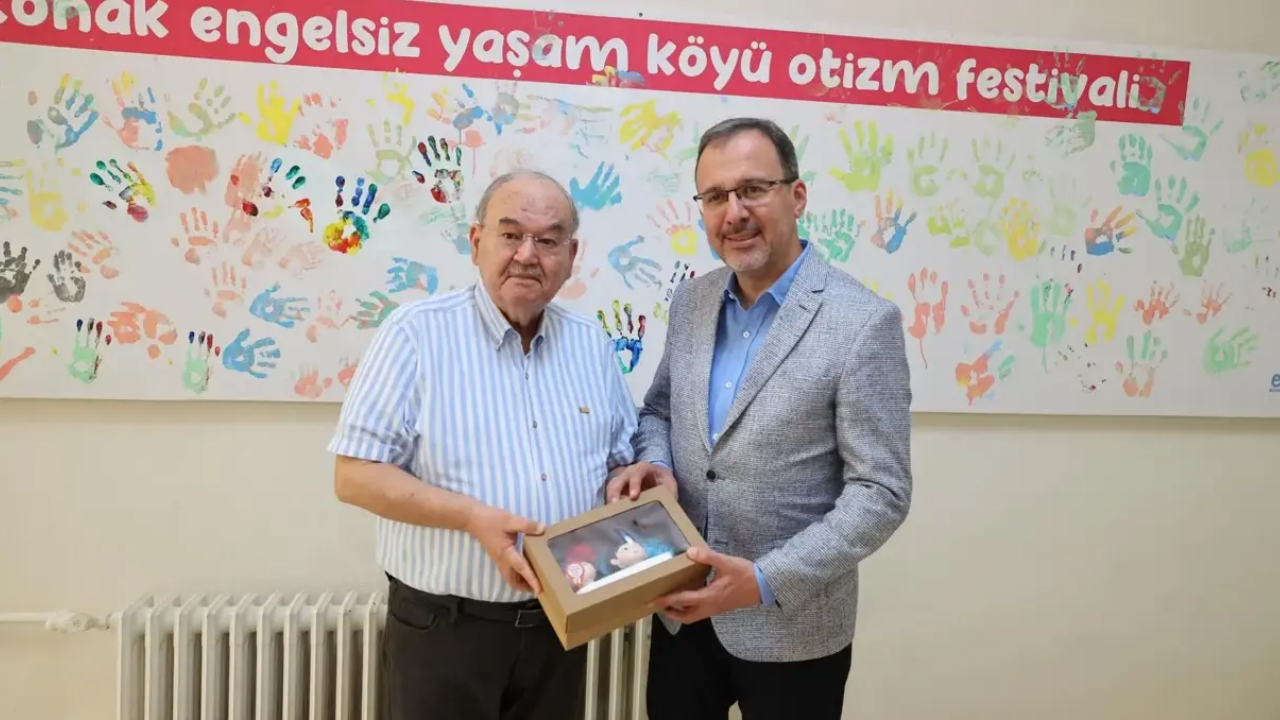 Kasapoğlu’ndan Burhan Özfatura için taziye mesajı: İzmir’e hizmetleriyle hatırlayacağız