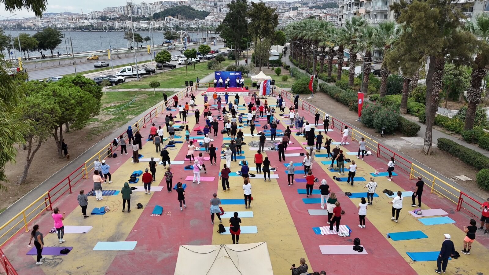Konaklılar güne yoga ve sporla başladı