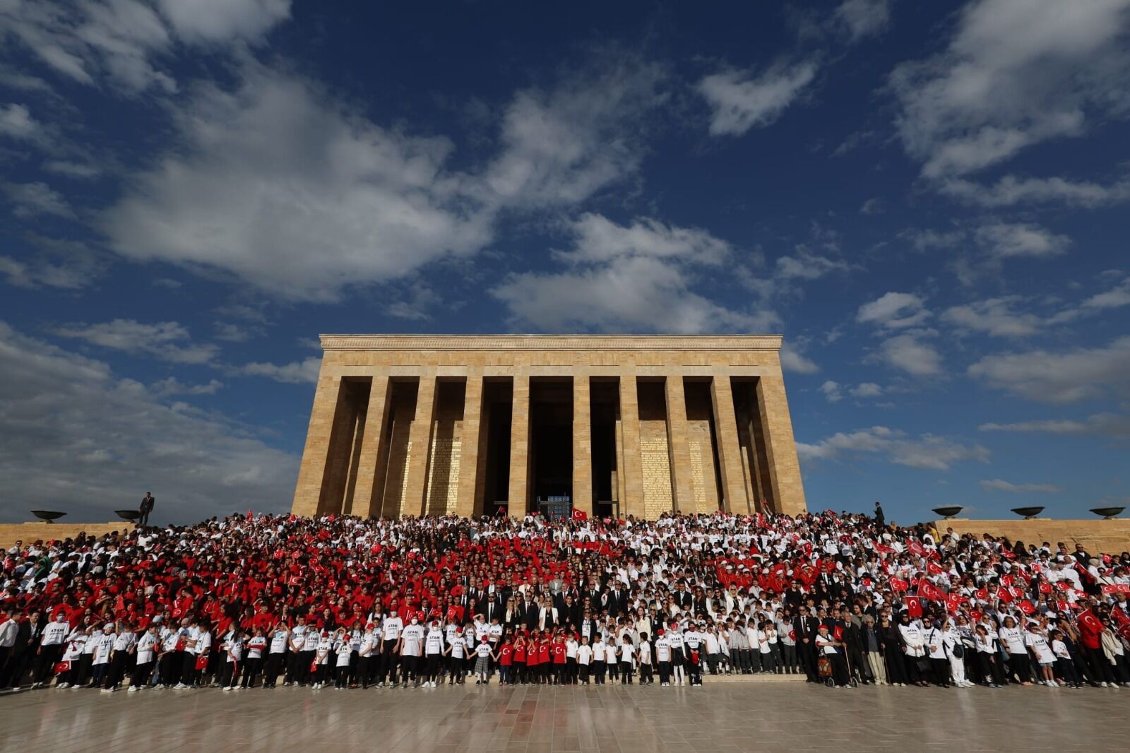 LÖSEV’den Anıtkabir çağrısı: Atamızın huzurunda buluşalım