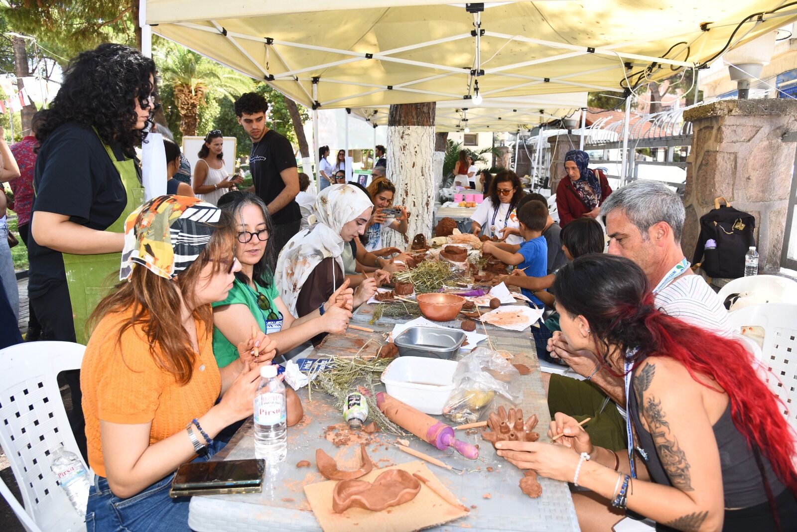 Menemen Çömlek Festivali'nde örnek hareket: Çömlekler deniz canlılarına ev olacak!