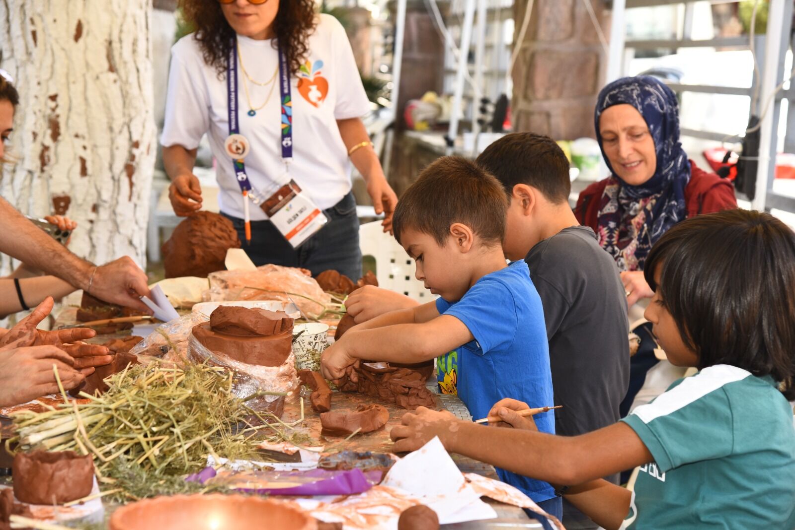 Menemen Çömlek Festivali'nde Örnek Hareket1