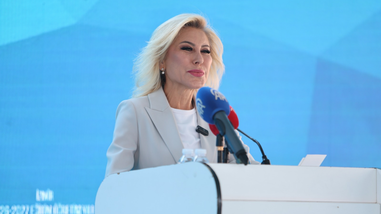 Mşebnem Bursalı Okul Açılışı