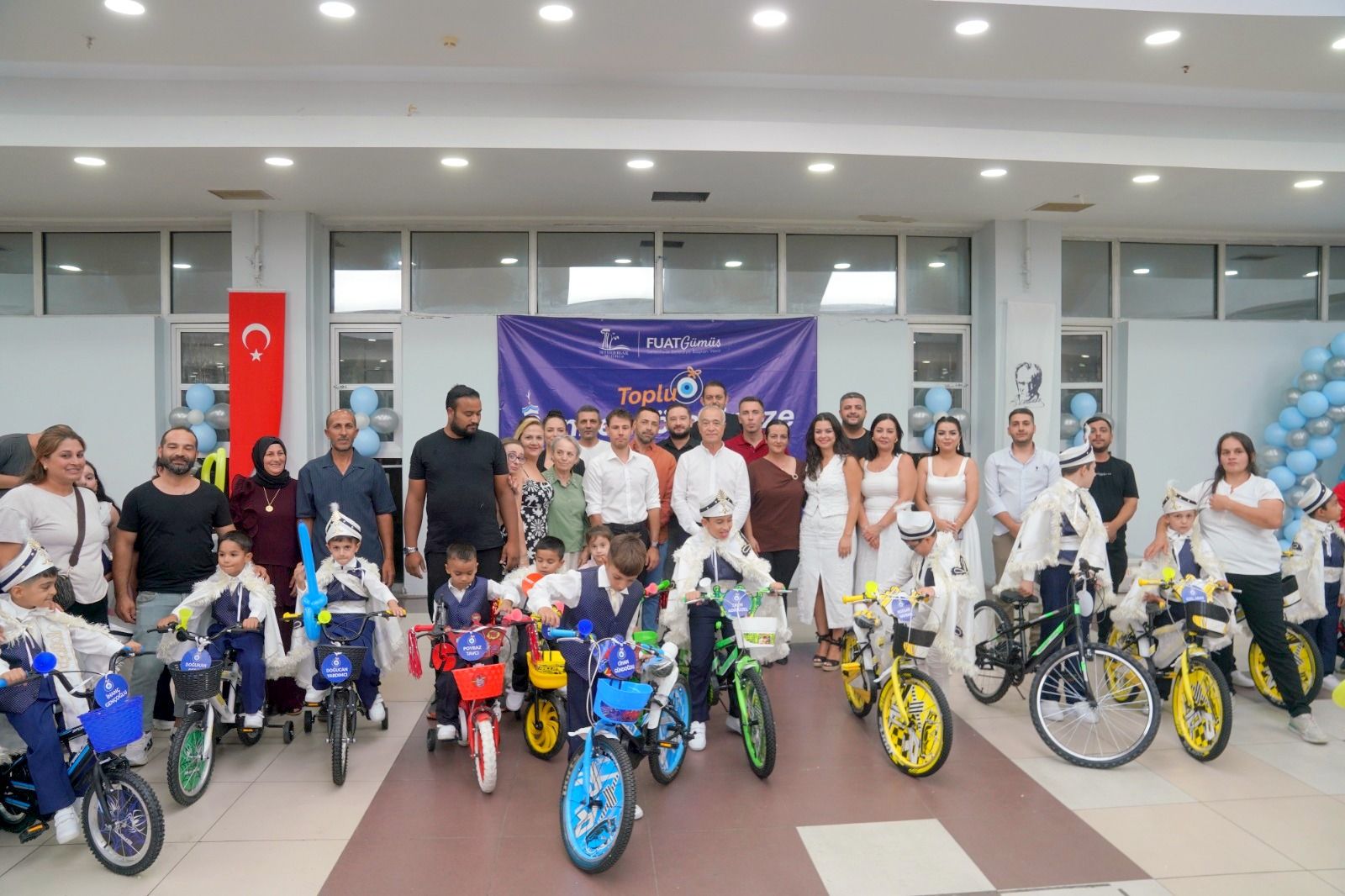 Seferihisar’da 11 yıllık dayanışma gecesi: 21 çocuk için unutulmaz sünnet şöleni!