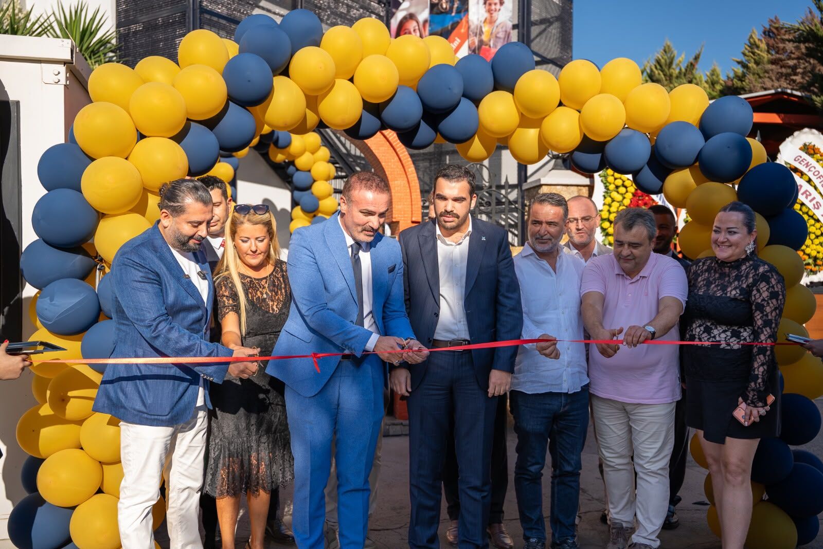 Radikal Eğitim Kurumları Güzelbahçe’de yeni şubesini açtı
