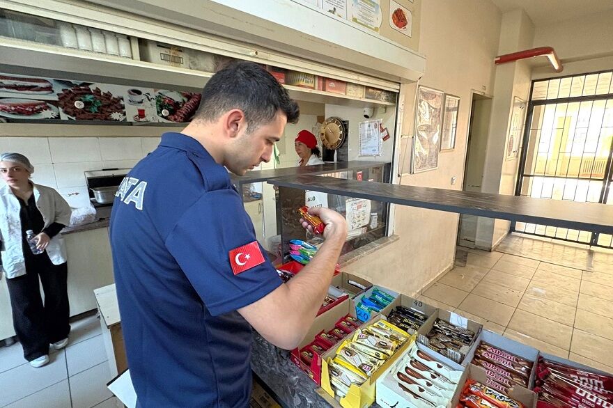 Menderes Belediyesi'nden okul kantinlerinde hijyen ve fiyat denetimi
