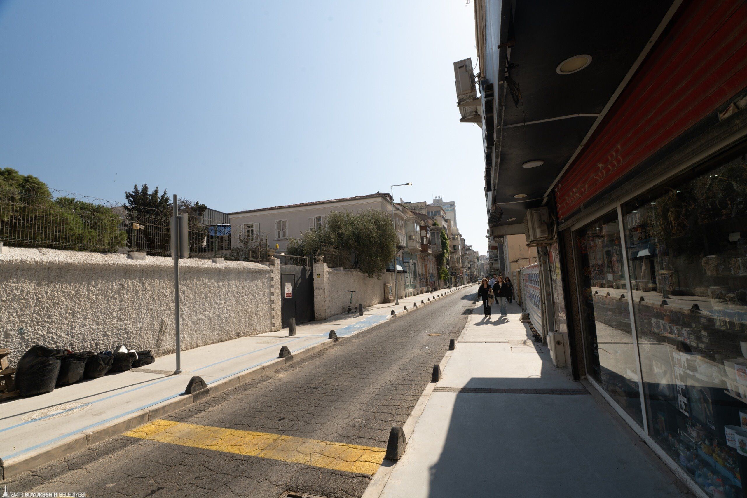 İzmir’in kalbi Kıbrıs Şehitleri Caddesi yenileniyor: Sokaklarda çalışmalar sürüyor