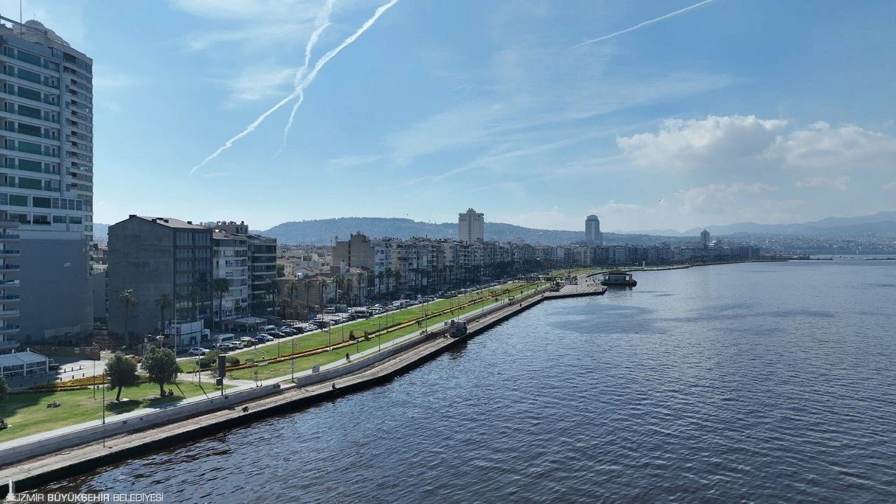 İzmir’de 1. Kordon trafiğe kapatılıyor: Park yasağı bu akşam başlıyor
