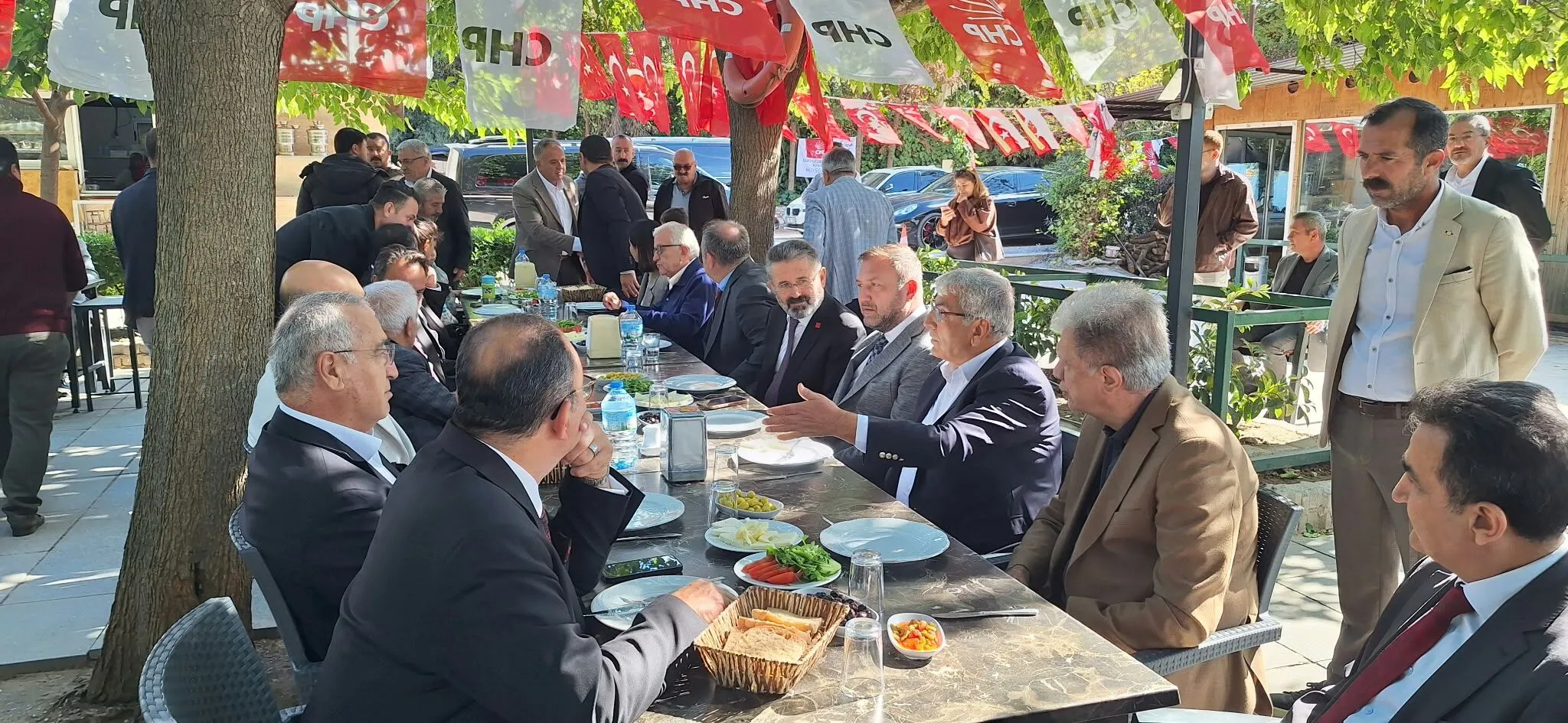 CHP Bornova’da birlik ve dayanışma buluşması: Gümrükçü’den dikkat çeken mesaj