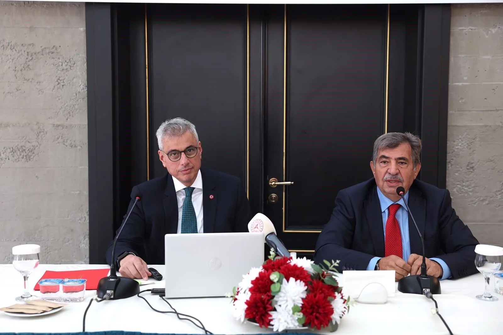 Sağlık Bakanı Memişoğlu açıkladı: Evde sağlık hizmetlerinde İzmir pilot iller arasında