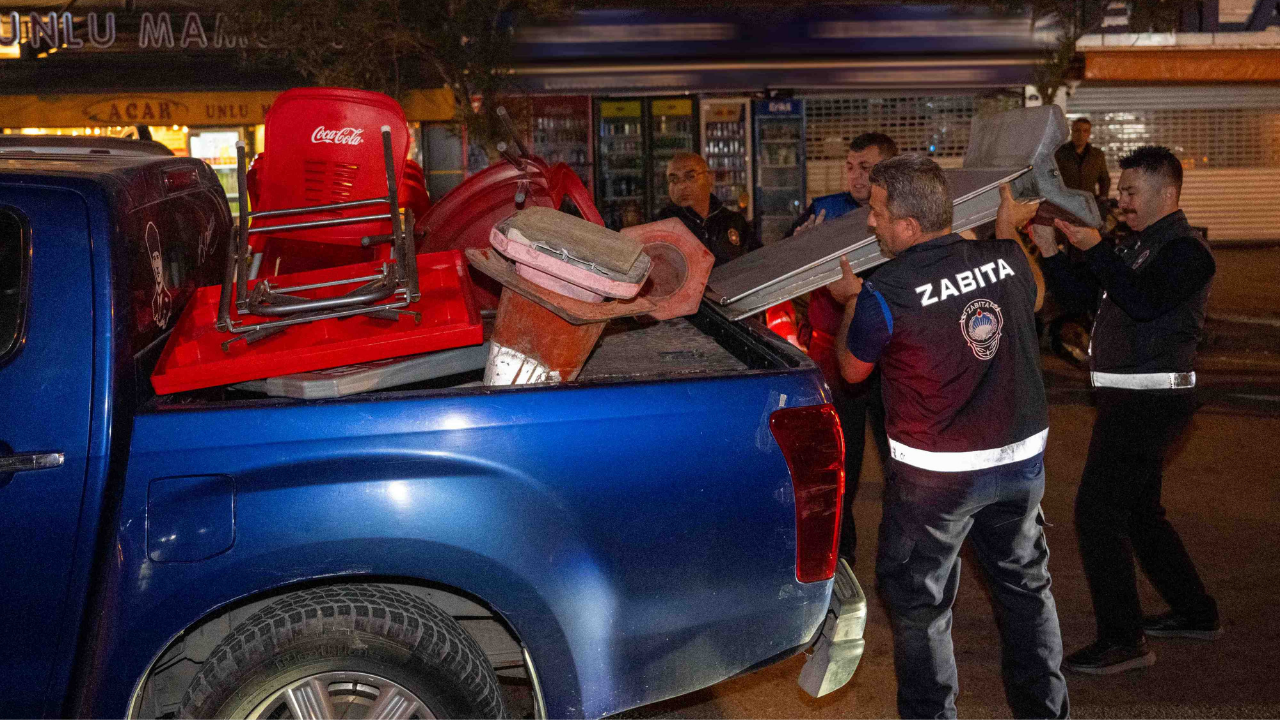 Bornova’da Zabıta Ekipleri Harekete Geçti