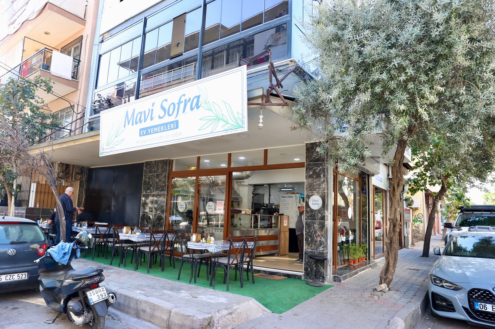 Buca’da aşçılık kursunu bitirdi, kendi lokantasını açtı