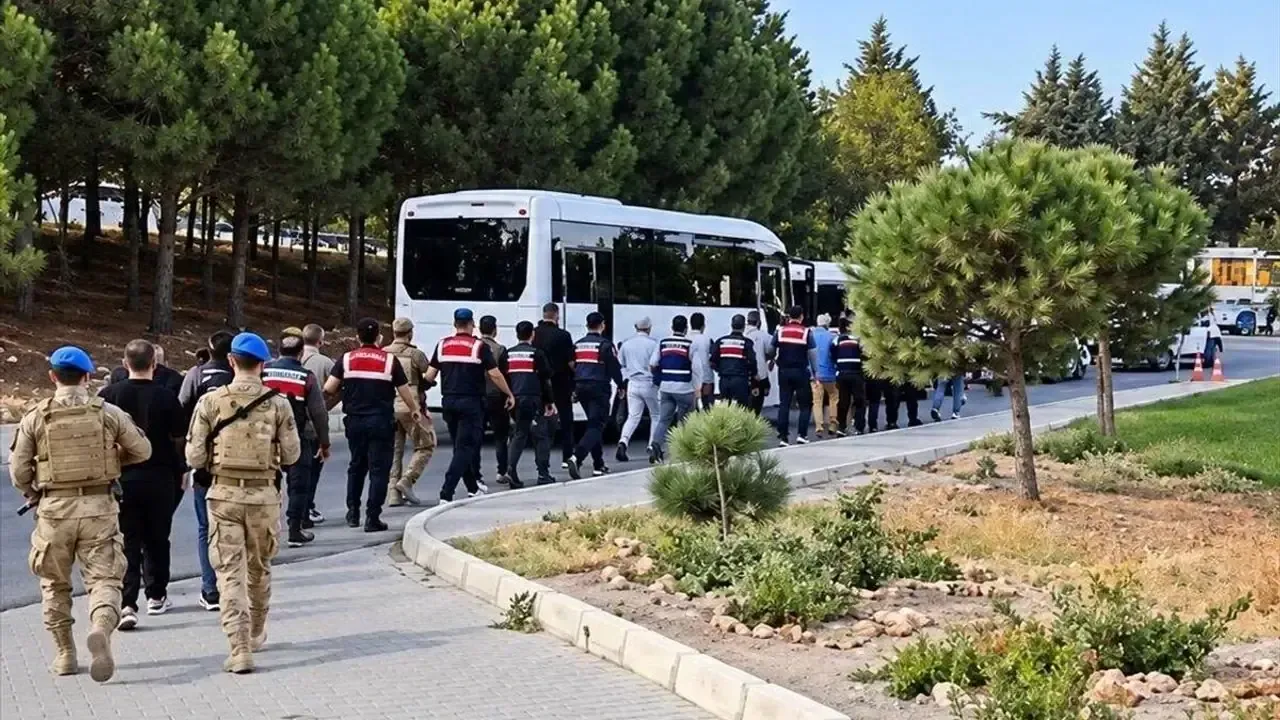 Çeşme Belediyesi soruşturmasında gelişme: 10 kişi tutuklandı!