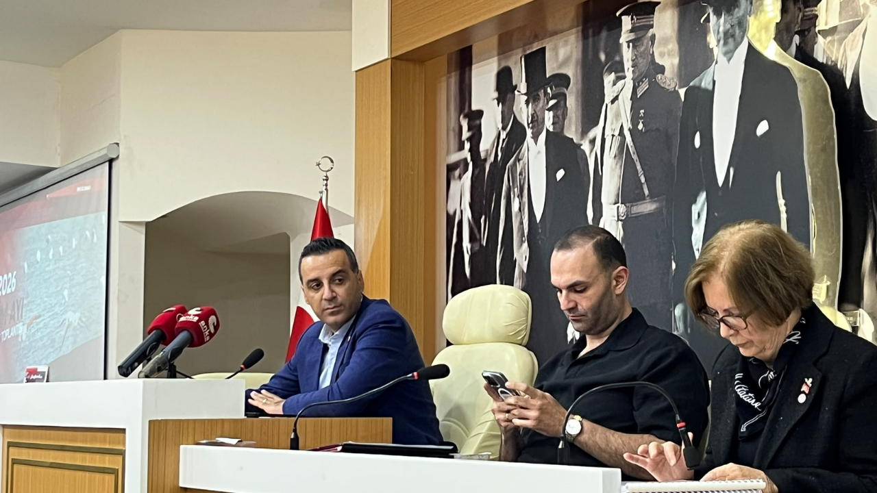 Çiğli Meclisi’nde ortalık karıştı: Su fırlatıldı, tartışmalar büyüdü