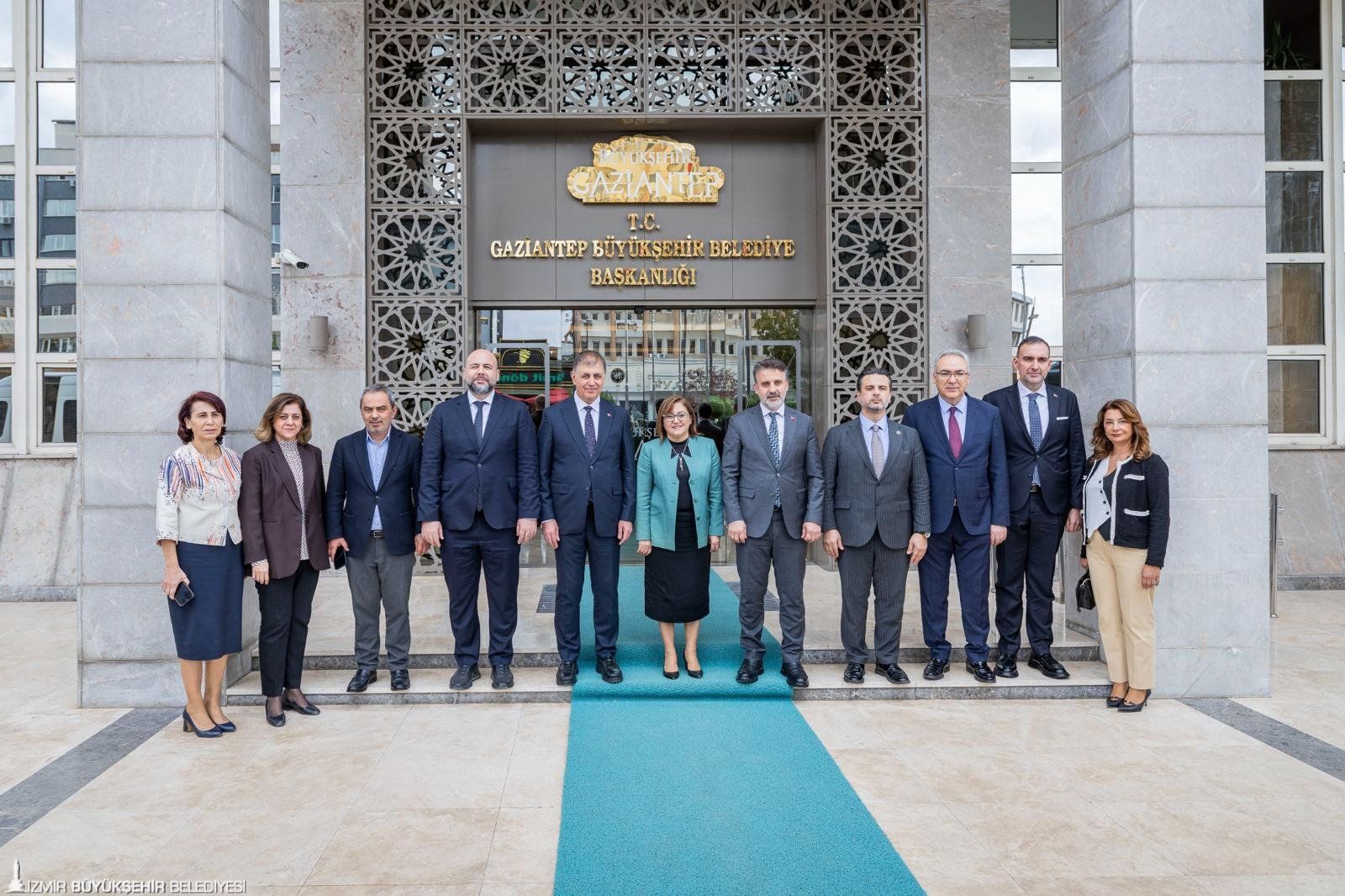 İzmir Gaziantep Zirvesinde Iş Birliği Mesajı