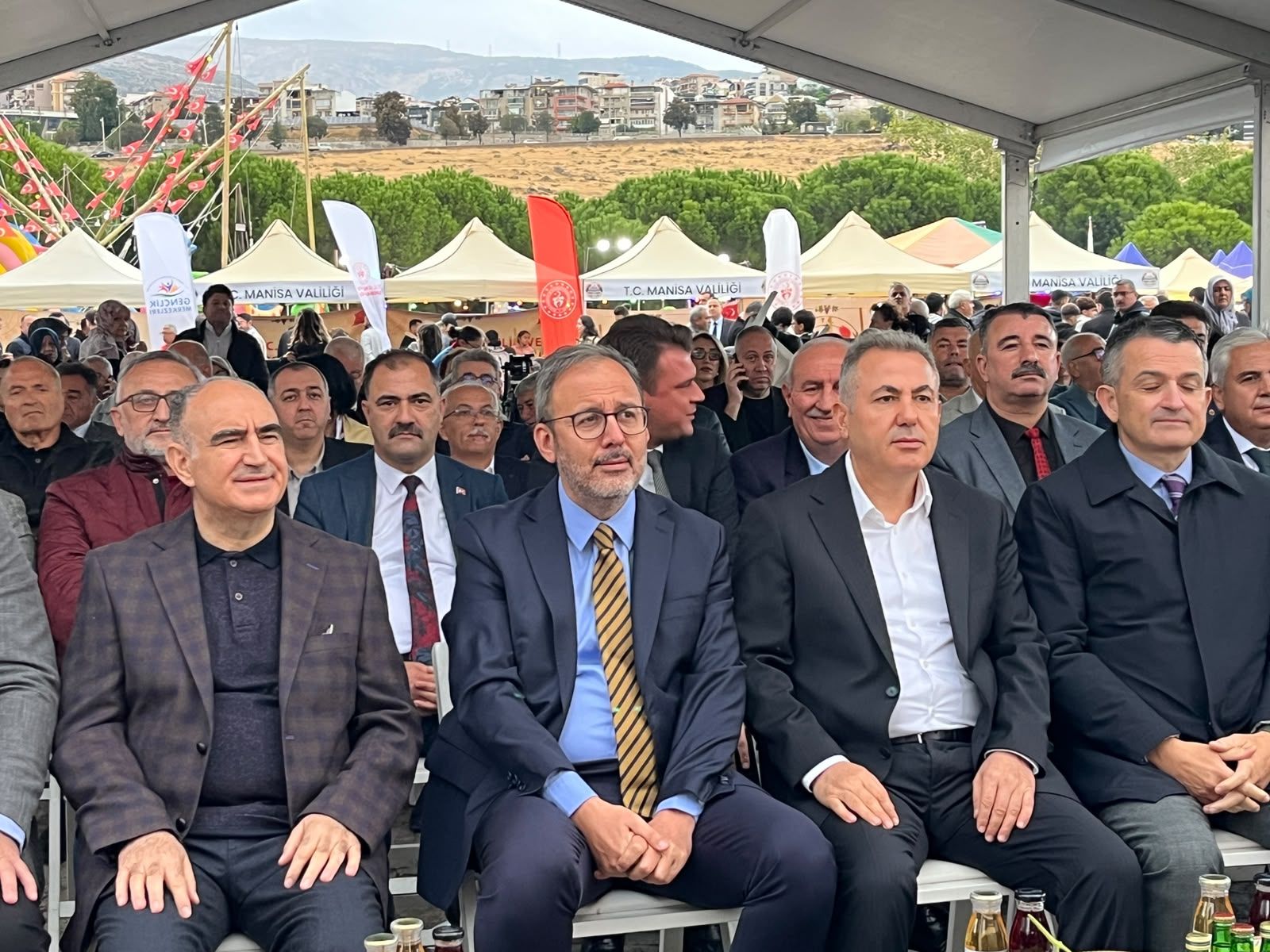 İzmir’de Manisa Kültür Ve Sanat Festivali’nde Birlik Ve Beraberlik Mesajları1
