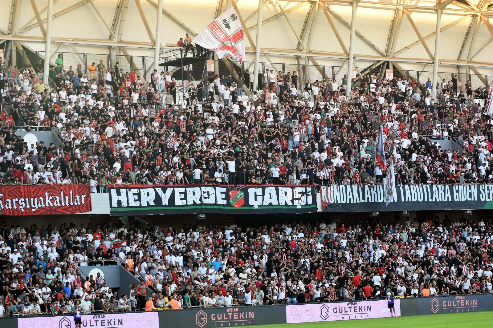 Karşıyaka Taraftar-3