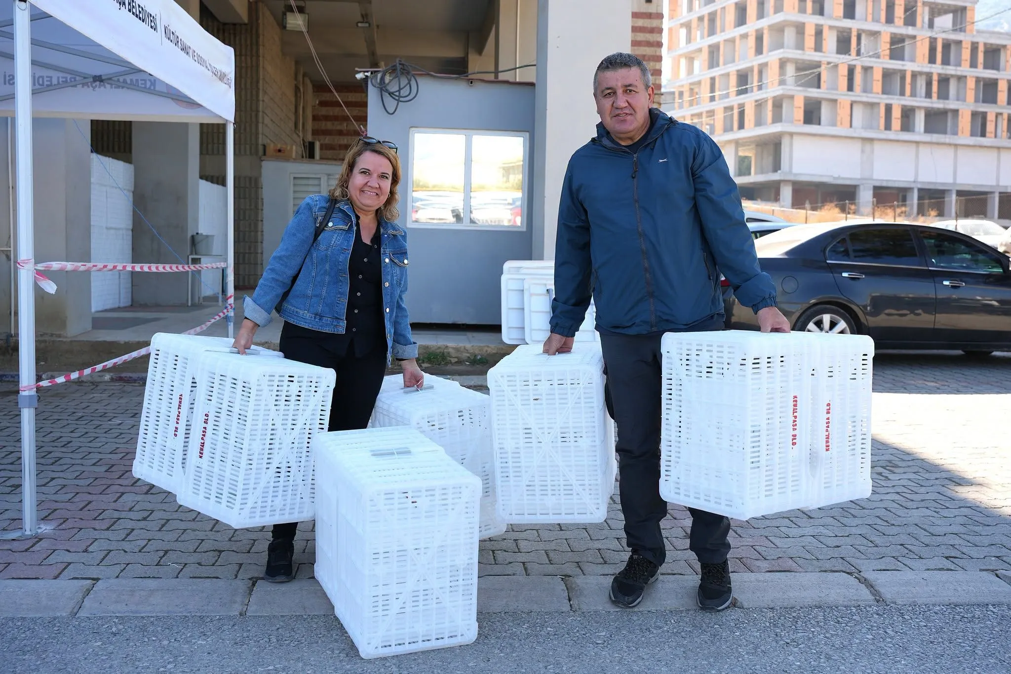 Kemalpaşa Belediyesi’nden Zeytin Üreticilerine Hasat Desteği