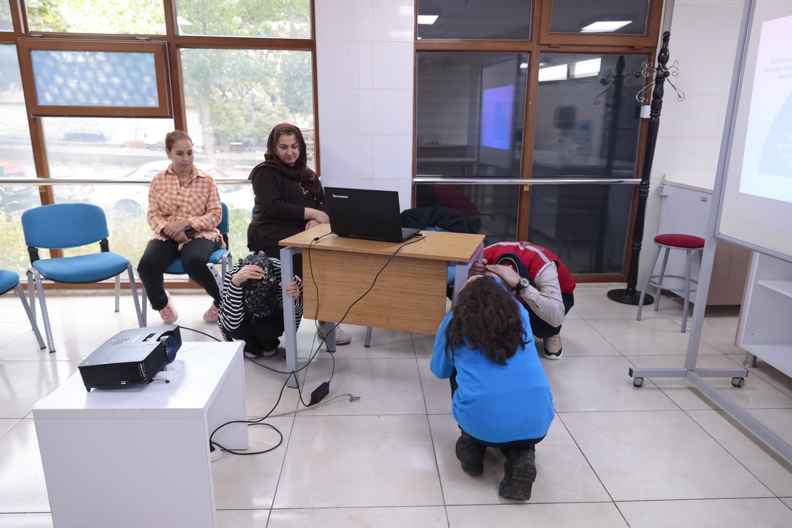 Konak’ta Afet Farkındalık Eğitimleri Devam Ediyor (1)
