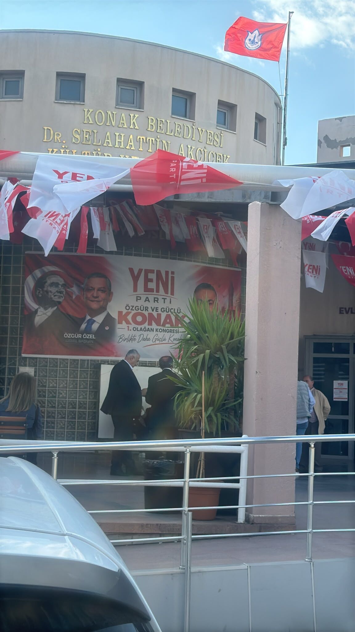 Yeni Parti Konak’ta delege listesi isyanı