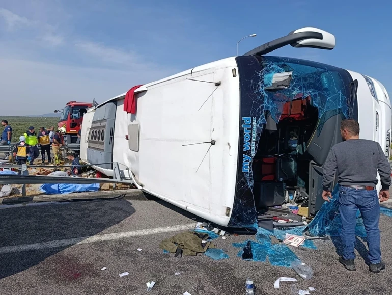 İstanbul-İzmir Otoyolu’nda can pazarı: 11 kişi hayatını kaybetti, çok sayıda yaralı var!