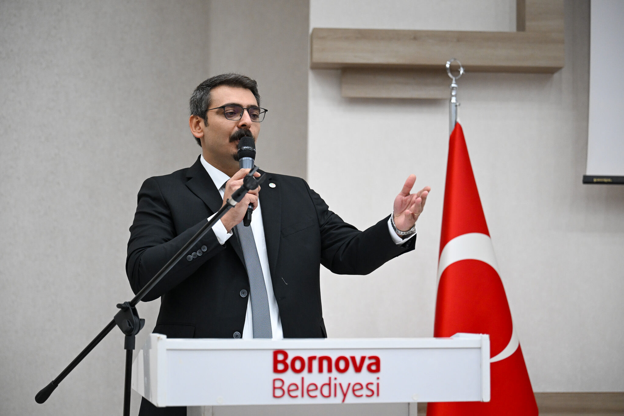 Bornova Kent Konseyi’nde Mengüş yeniden başkan seçildi