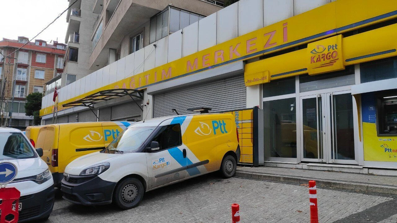 İzmir’de PTT Kargo krizi büyüyor: Kargolar günlerdir beklemede!