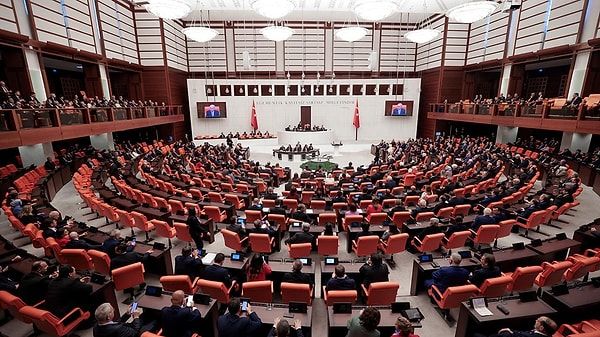 TBMM’ye gelen ilginç dilekçeler: Yeşil pasaport ve 3 yıllık üniversite talebi