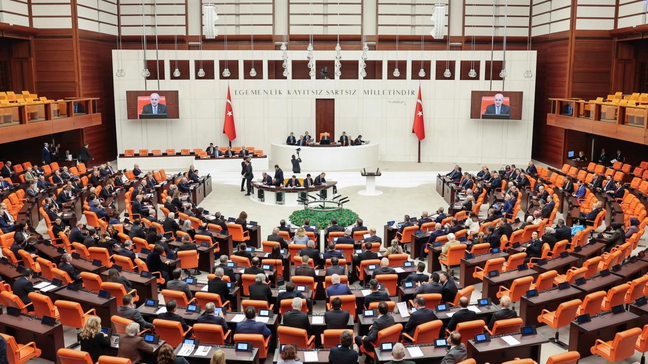 En düşük emekliği aylığı asgari ücrete mi sabitlenecek?