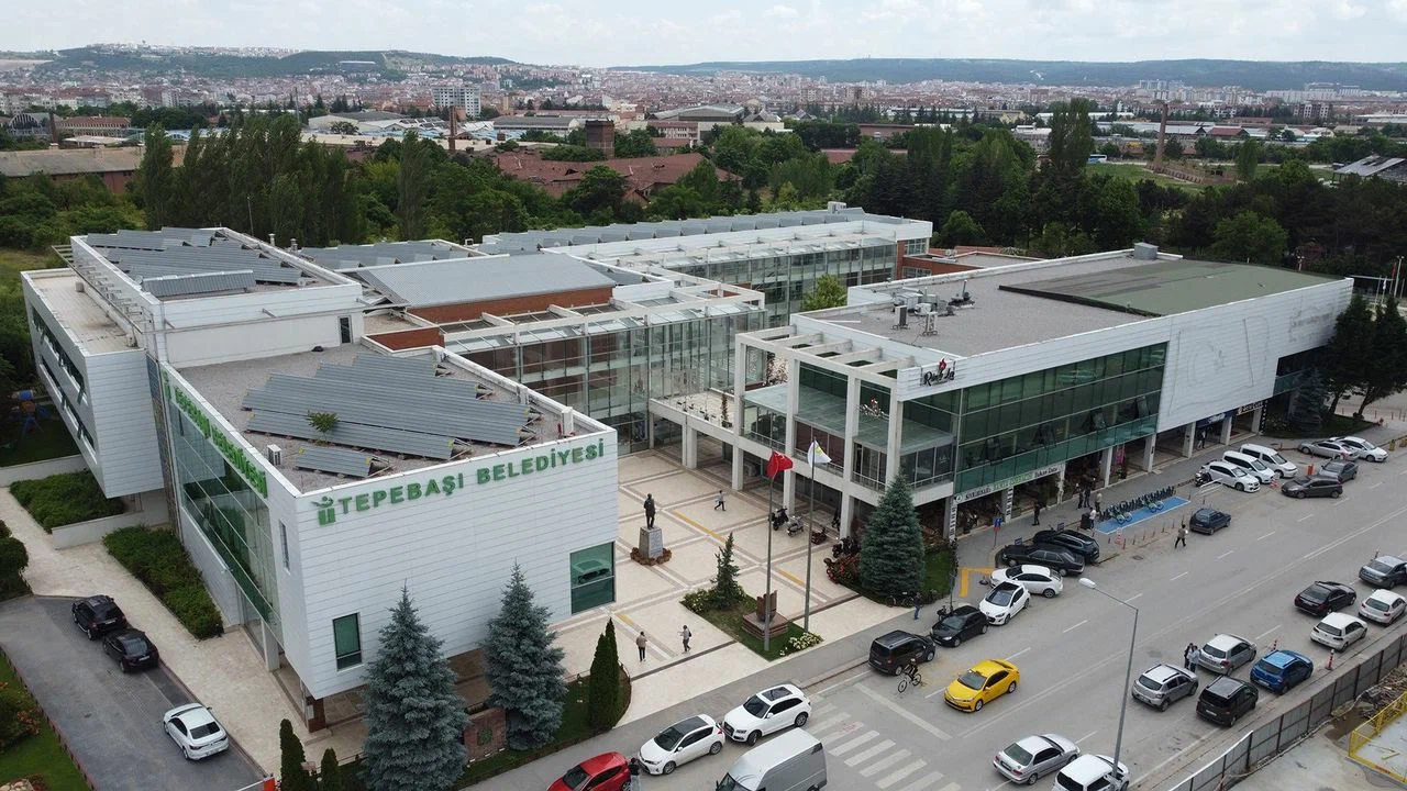 Tepebaşı Belediyesi Hizmet Binası