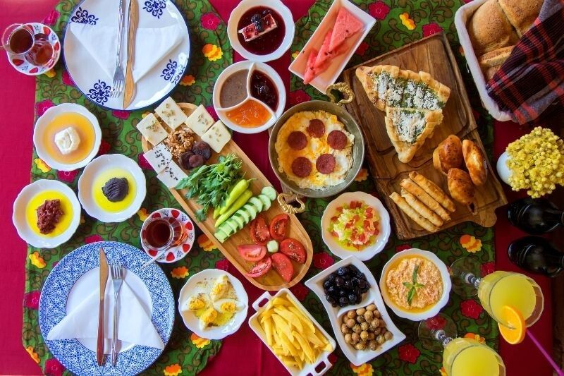 Pazar gününden önce okuyun: İzmir’in en iyi kahvaltı mekânları