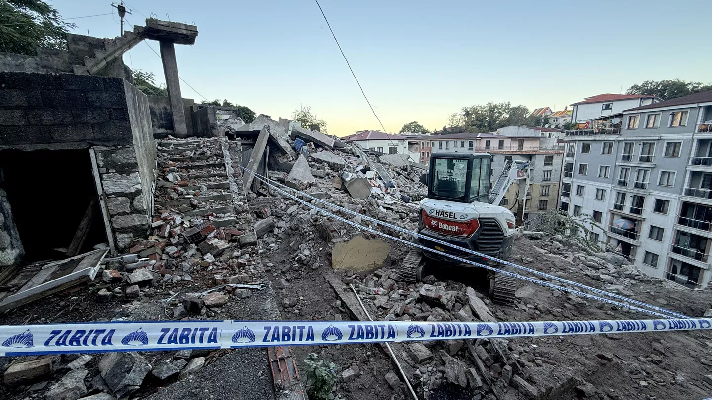 Zonguldak'ta çöken binada yeni gelişme: 7 bina tahliye edildi, 3 şüpheliye gözaltı kararı